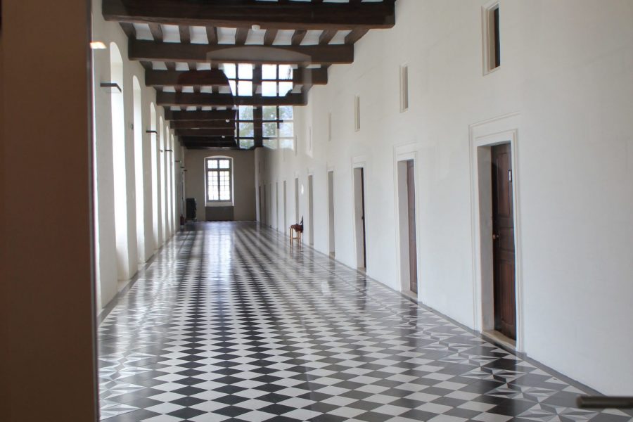 Cellules de moines transformées en chambres pour accueil de groupes