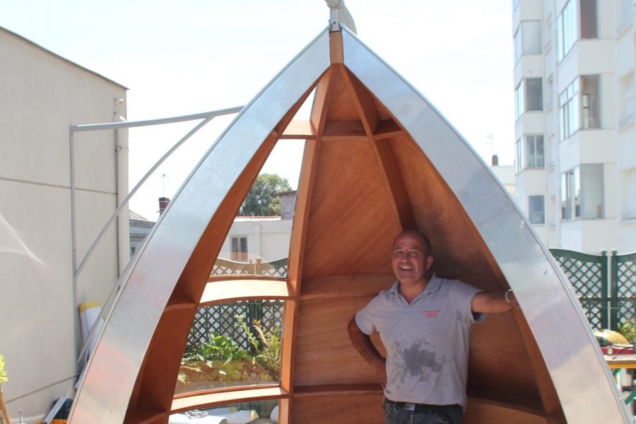 Petit mobilier coupe-vent sur une terrasse